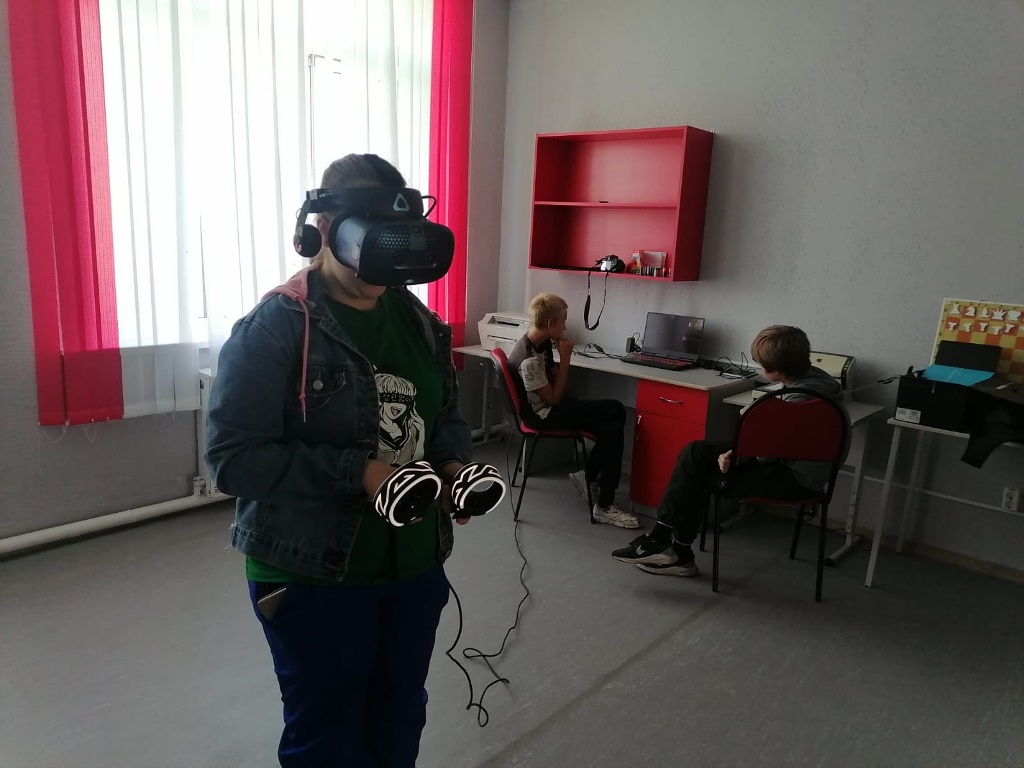 Ощущения и впечатления, которые возникают в процессе использования VR, настолько реалистичны и увлекательны, что их сложно описать словами. Это как будто путешествие в другую реальность..