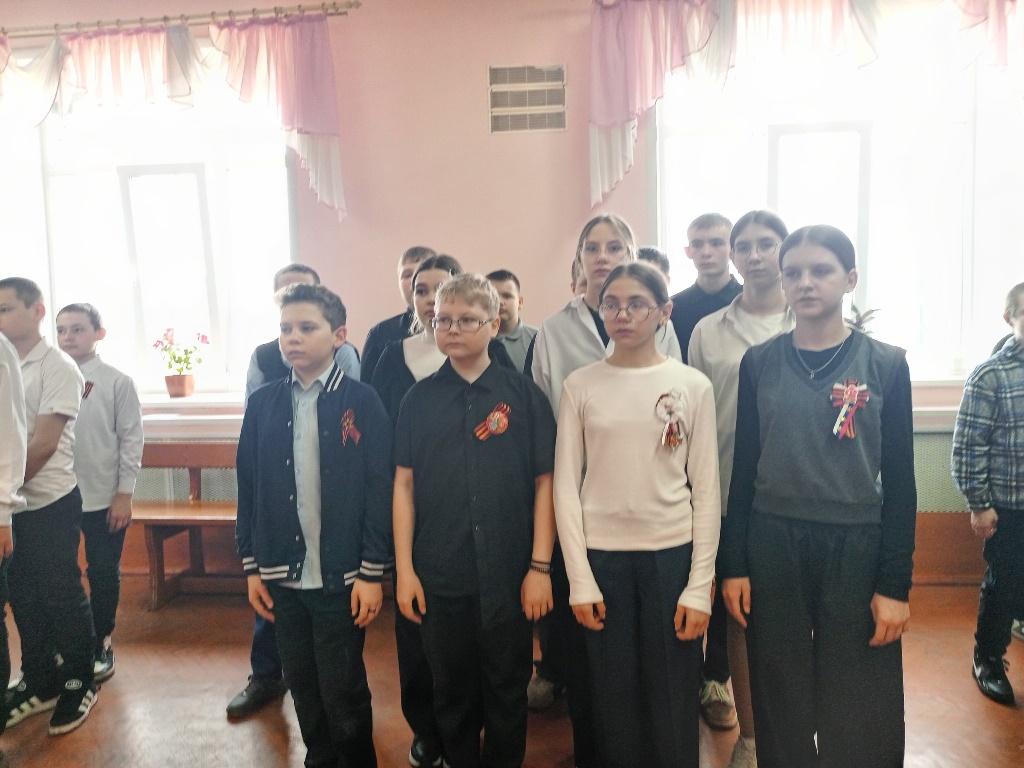 7 апреля, в понедельник, по традиции прошла общешкольная линейк.